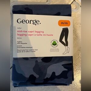 NWT Mid-Rise Capri Legging in Blue and Black Camo tagless